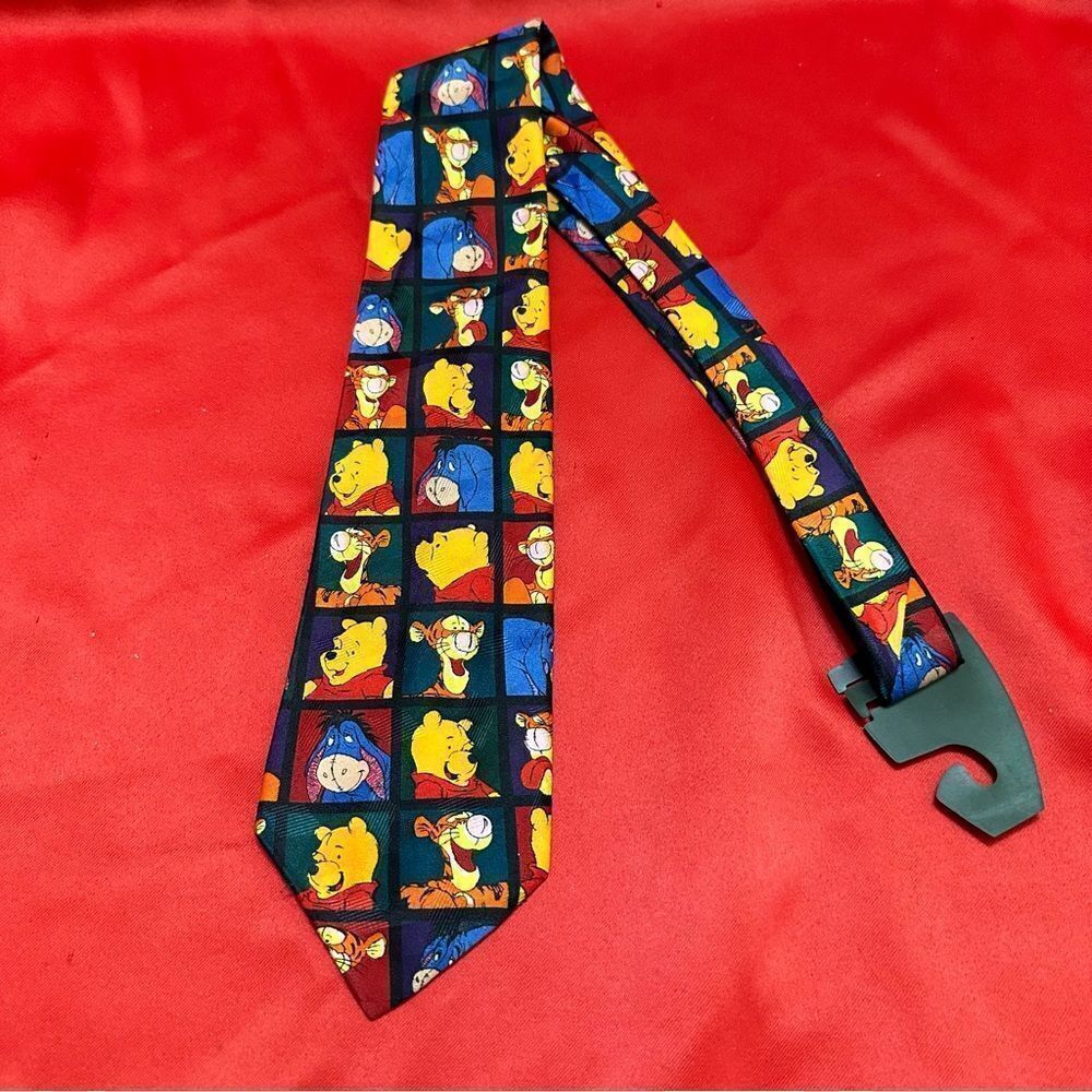 Disney Winnie The Pooh & Friends Tie
